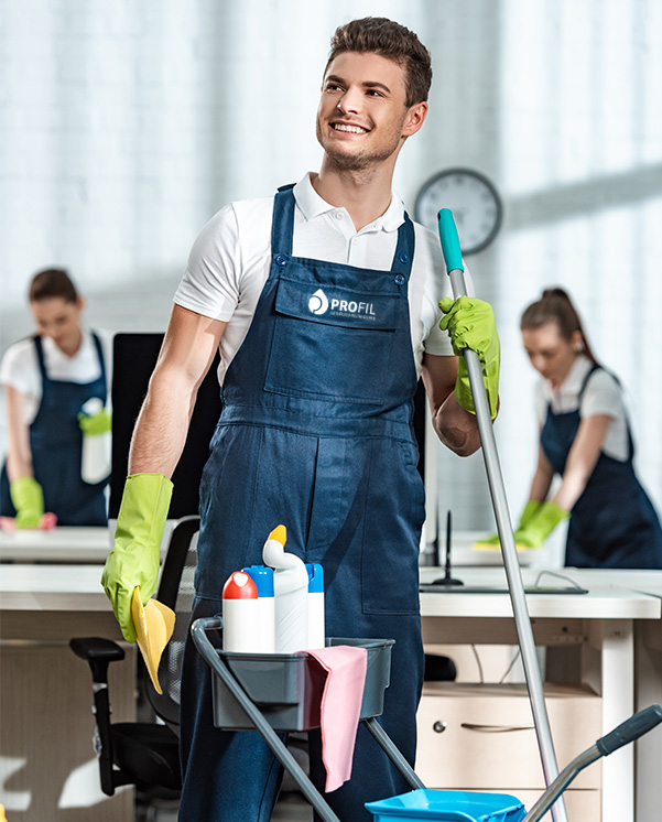 Profil Gebäudereinigung Unterhaltsreinigung in Emden Team bei der Arbeit