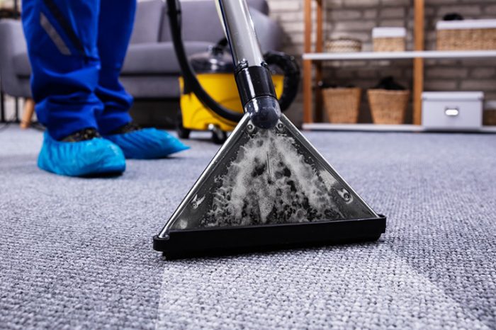 Teppichreinigung mit Dampfreiniger in Emden